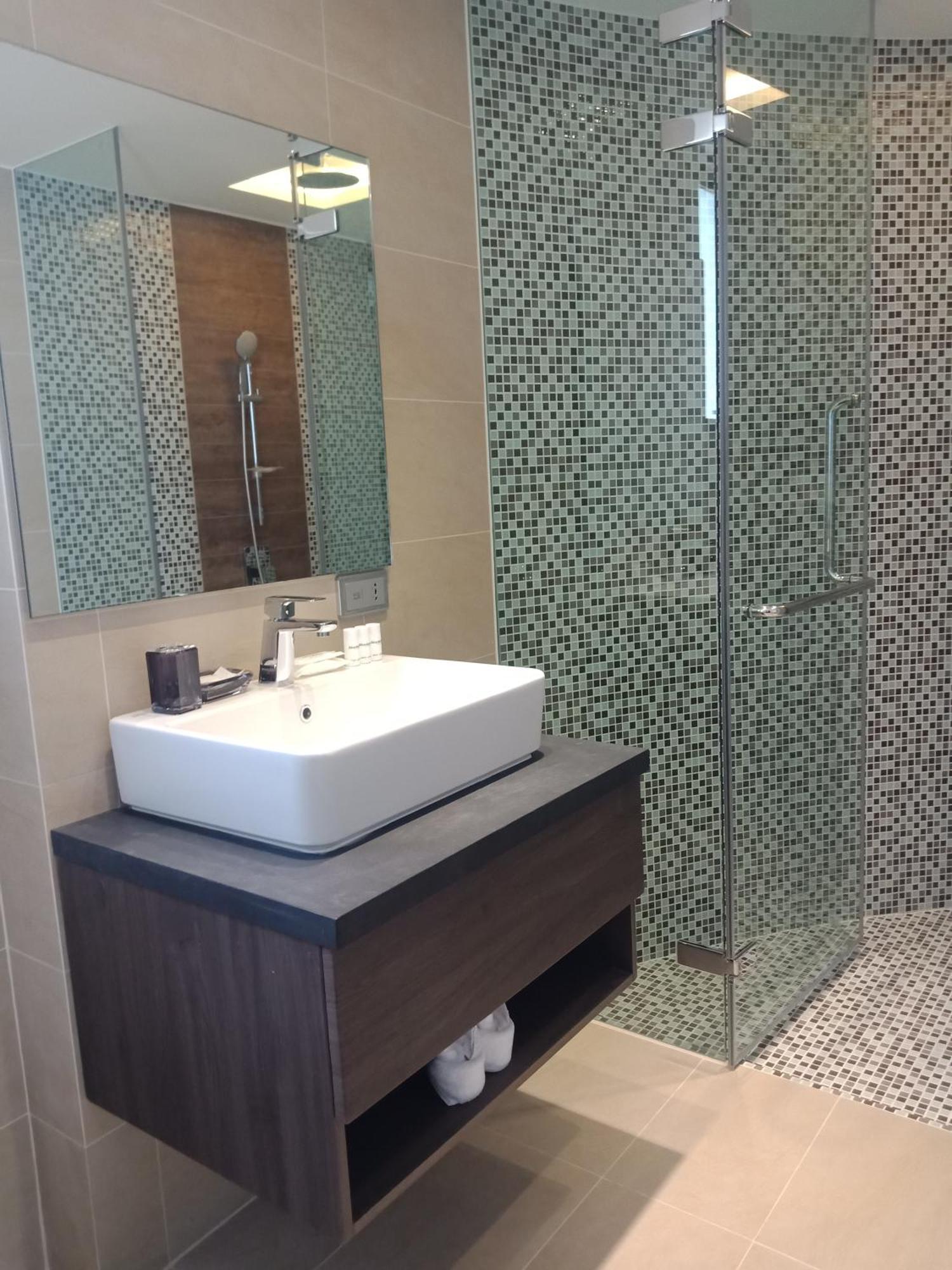Lets Phuket Twin Sands Resort & Spa Patong Ngoại thất bức ảnh